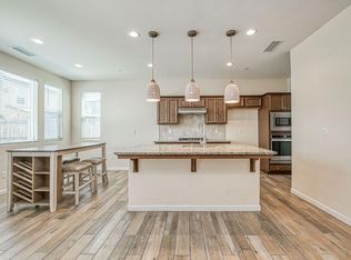 6336 N Santa Lucia Way, Fresno, CA 93722