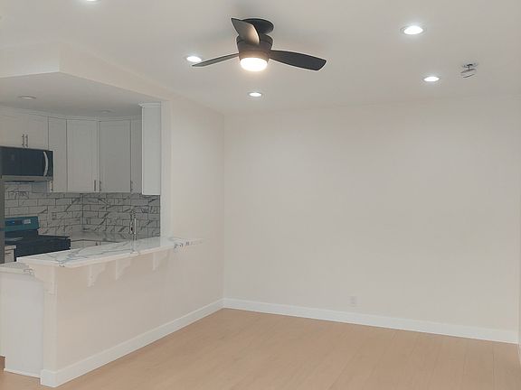 5th image of 1722 Coronado Ave #J