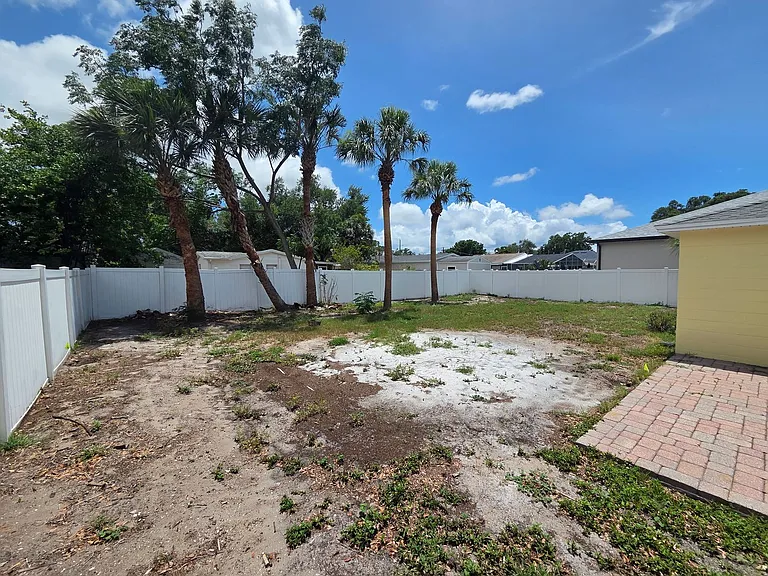 2910 W Pearl Ave — Photo 20