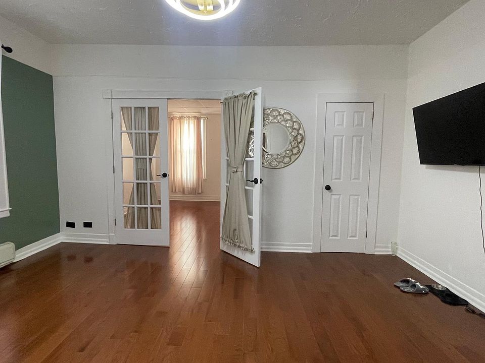 1st image of 276 Logan Ave Floor 2