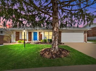 1235 Dorne Dr, Ballwin, MO 63021