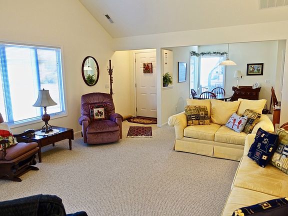 4th image of 13 Clubview Dr