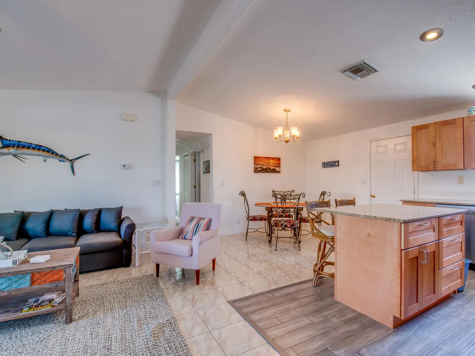 3 bed, 1196 sqft, $5,500 — Photo 4