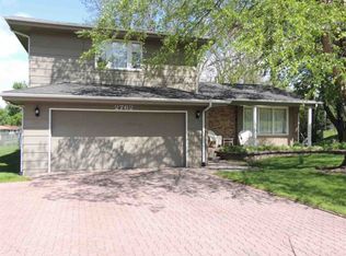 2762 Stoneham Pkwy, Rockford, IL