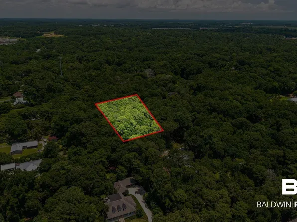 19245 Wilson Ln, Fairhope, AL 36532