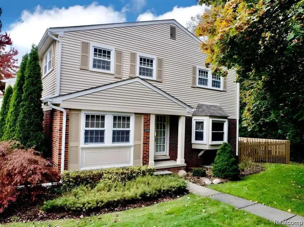 5234 Breeze Hill Pl, Troy, MI 48098