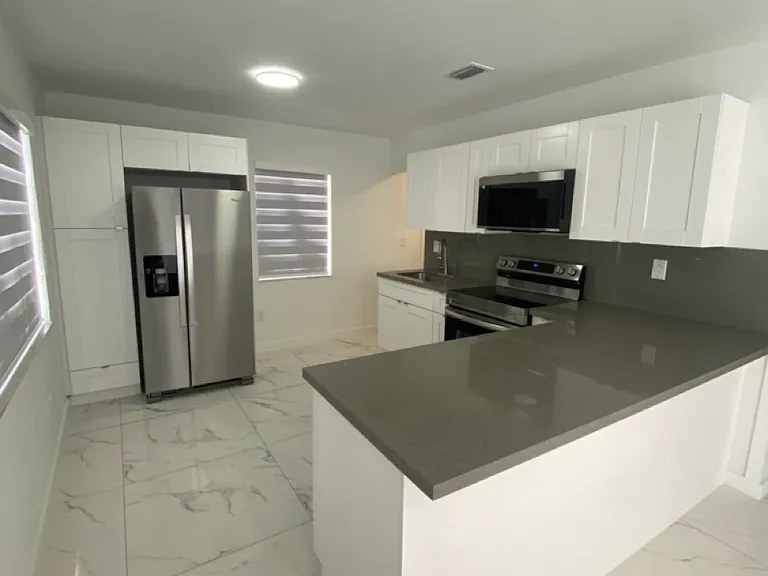 1960 NW 22nd Pl #1960 — Photo 8
