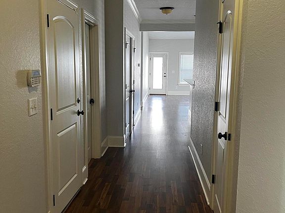 4th image of 1920 Leighton Dr #B