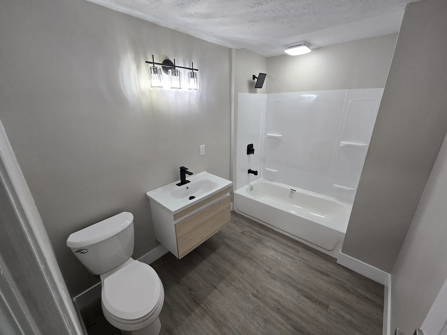 2 bed, 704 sqft, $1,150 — Photo 4