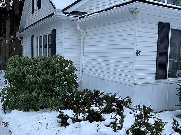 3rd image of 207 Coolidge Rd