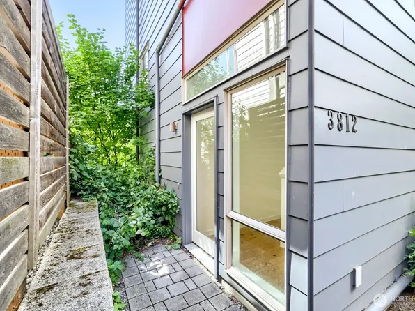 3812 Whitman Avenue N, Seattle, WA 98103