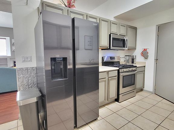 3rd image of 7230 Canary Ln NE