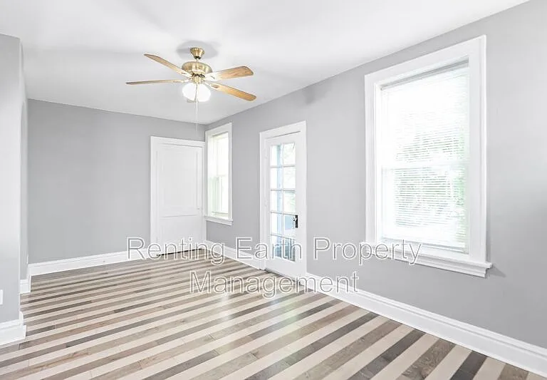 3868 Meramec St #2F — Photo 3