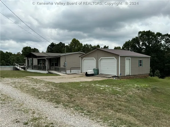 2814 Bowles Ridge Rd, Liberty, WV 25124