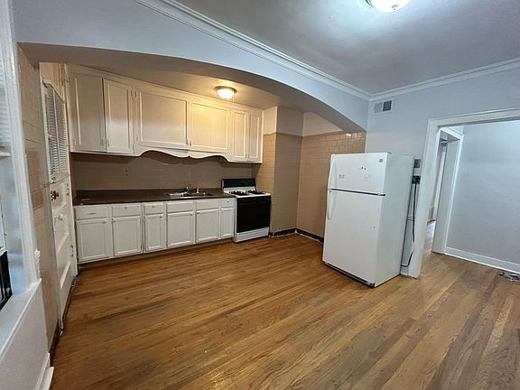 2nd image of 4338 W Lawrence Ave Unit 2