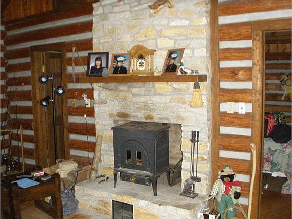 5th image of 178 Penny Ln
