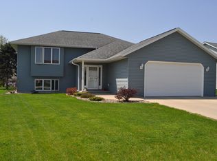 118 Renea Dr, Saint Charles, MN 55972