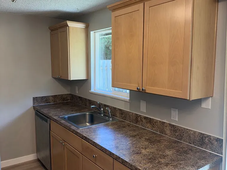 22833 SW Washington St — Photo 3