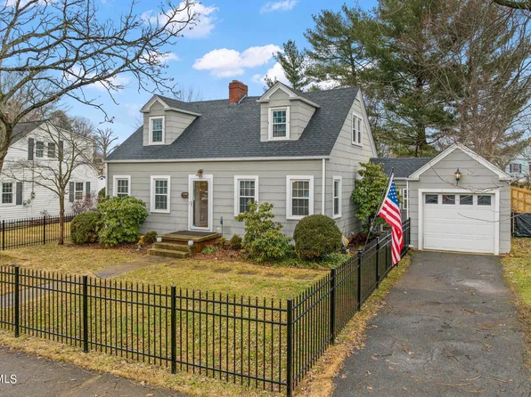 411 W F St, Elizabethton, TN 37643