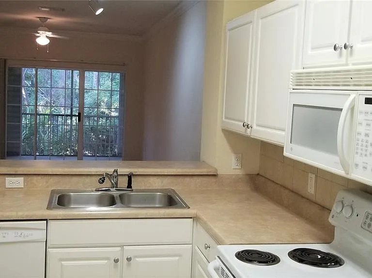 4950 NW 44th Ln #103 — Photo 8