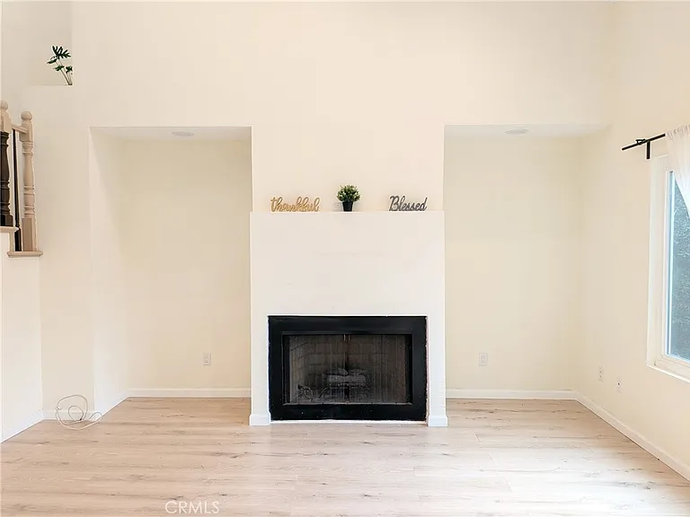 660 E Workman St — Photo 4