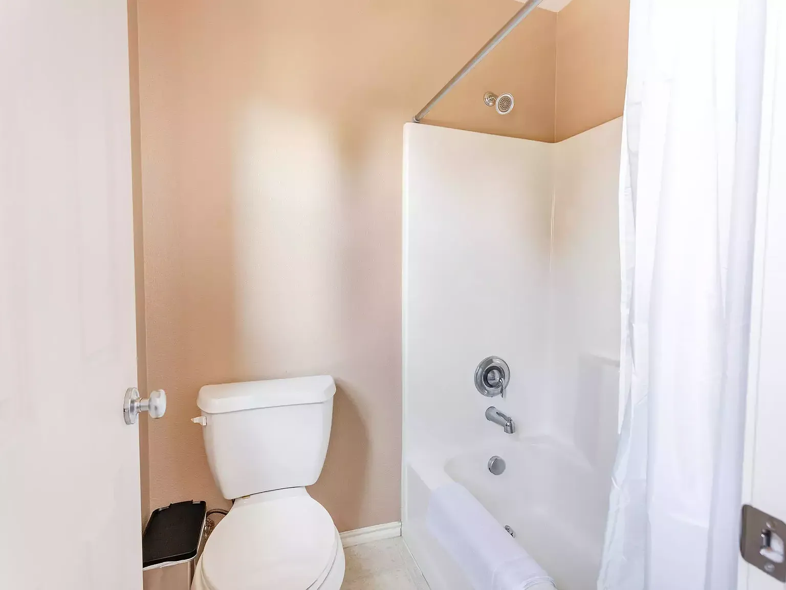 3 bed, 1763 sqft, $3,500 — Photo 2