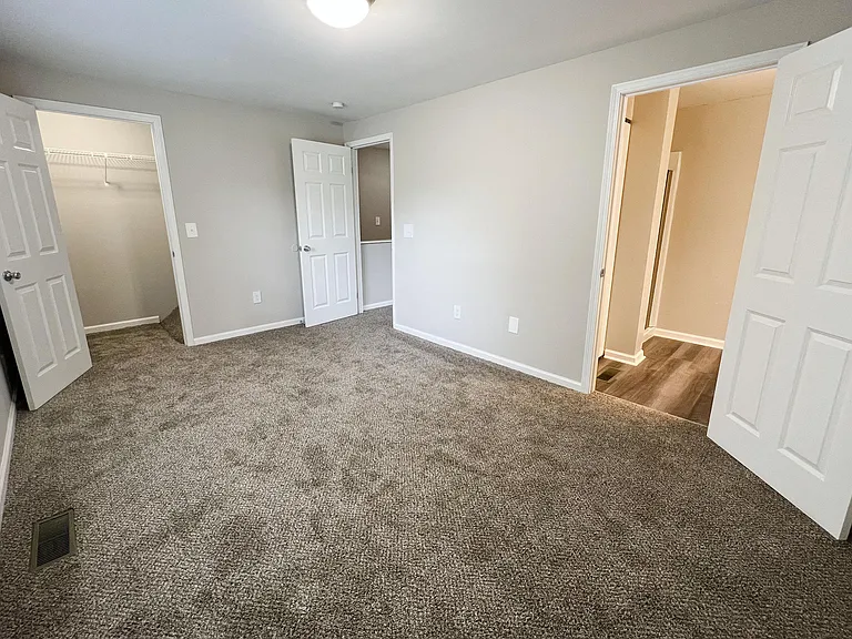 Woodhills Apartments — Photo 75