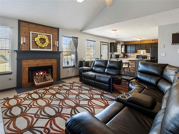 3rd image of 2865 Highland Hills Pkwy