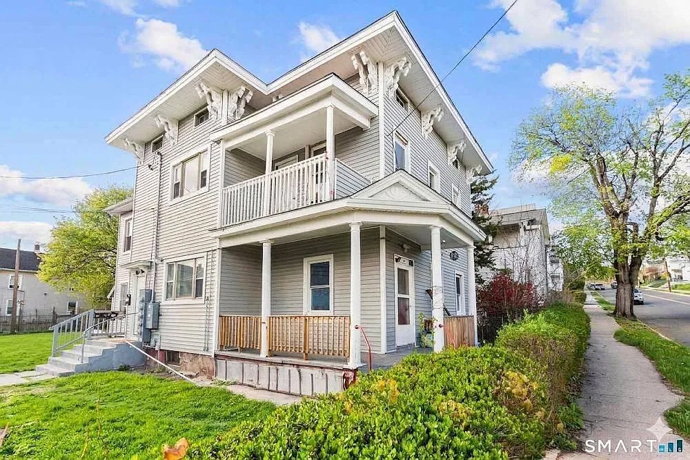164 Curtis St — Photo 1