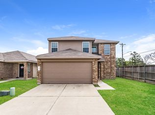 2000 Oakwood Forest Dr, Bryan, TX 77803