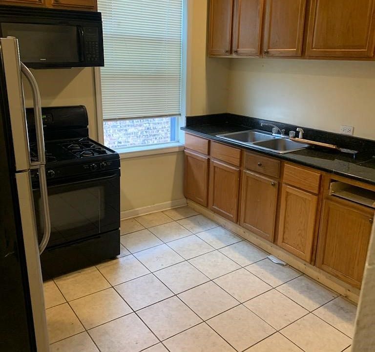 2nd image of 7333 S Crandon Ave