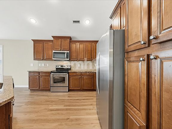 3rd image of 1924 Hinswood Cir
