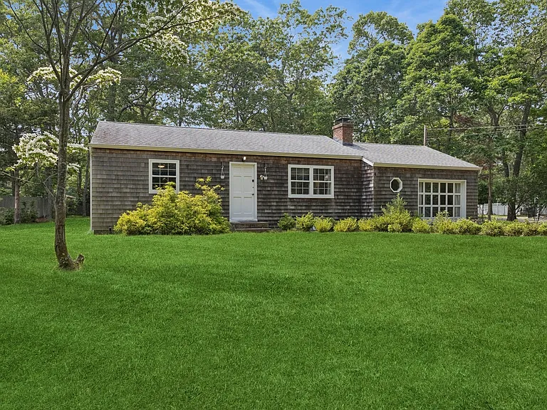 232 Norfolk Dr — Photo 34