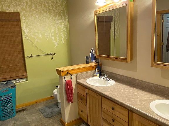 Master bath 