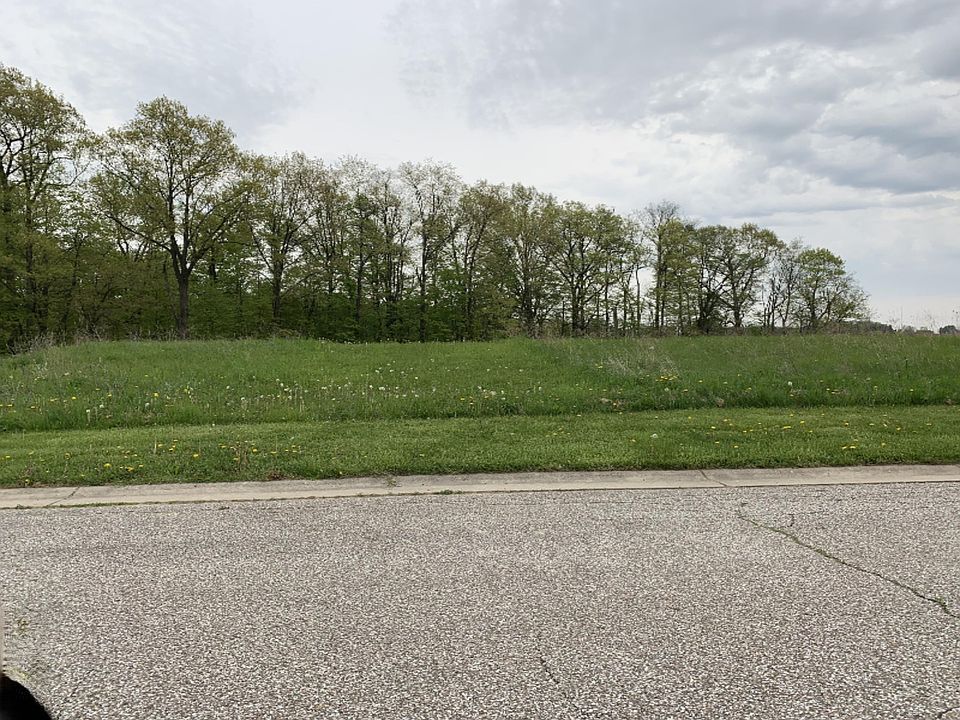 2nd image of 4941 Knollwood Dr #27