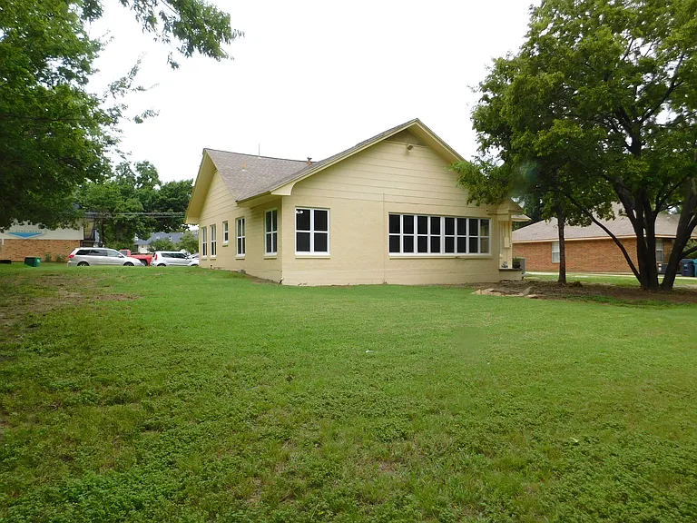 428 Fulton St — Photo 34
