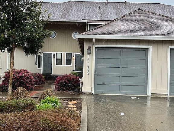 3rd image of 17109 Creekside Cir