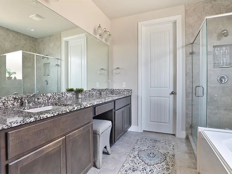 2810 Bluesage Bluff Dr — Photo 22