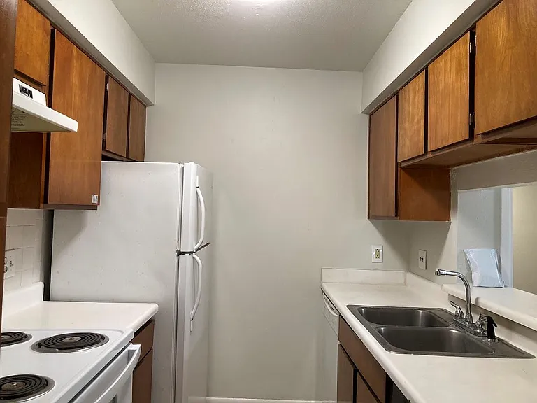 3075 Walnut Bend Ln #33 — Photo 7