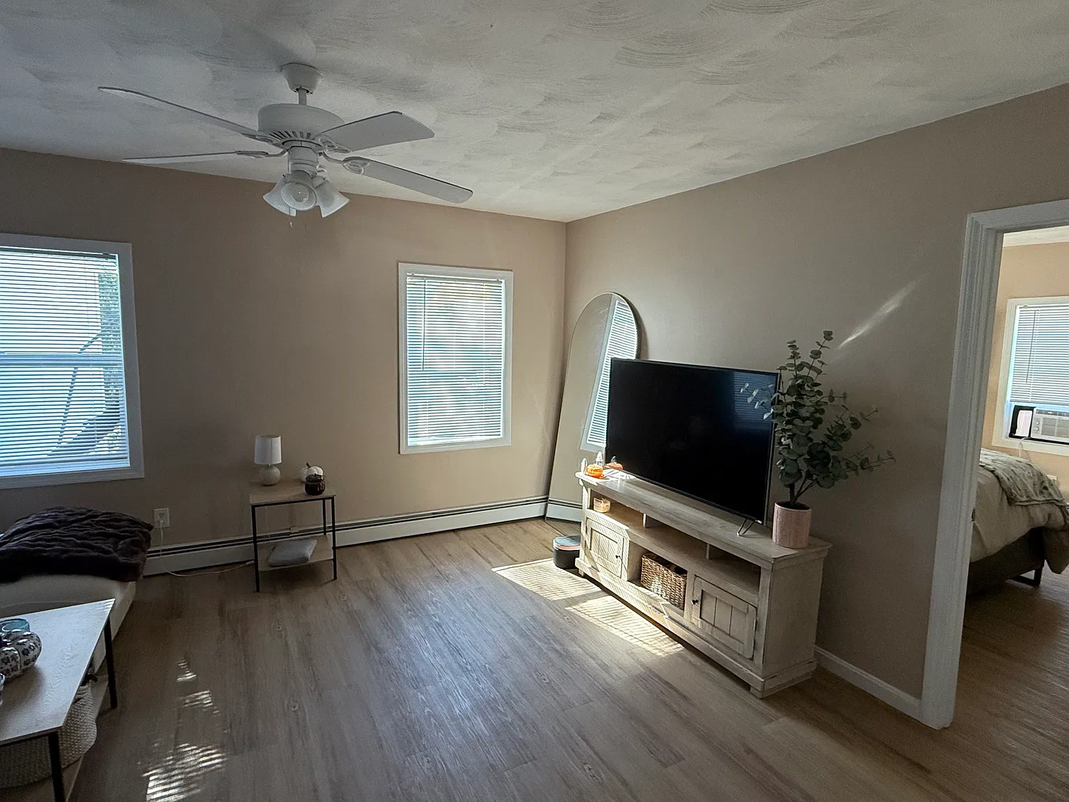 2 bed, 1000 sqft, $2,000 — Photo 4