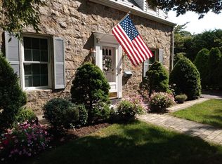 99 Somerset Ave, Garden City, NY 11530