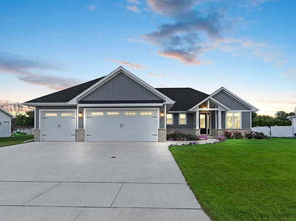 2424 Riddle Ct, De Pere, WI 54115