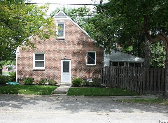 3rd image of 2402 N Vermont Ave
