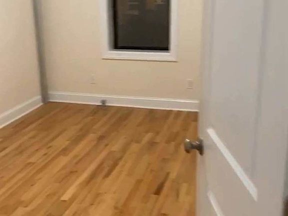 5th image of 4544 42nd St APT 1E
