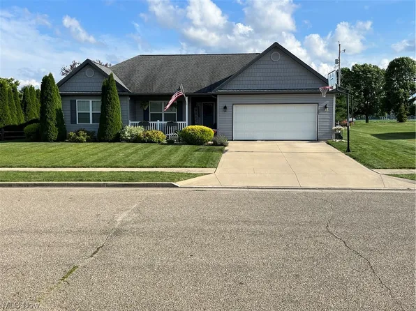 613 Amanda Ave NW, Strasburg, OH 44680