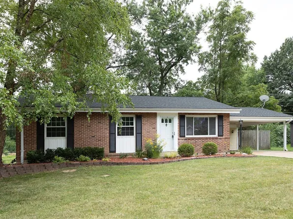 10 Queensbrook Pl, Saint Louis, MO 63132