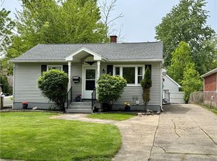 16 Gordon St, Williamsville, NY 14221