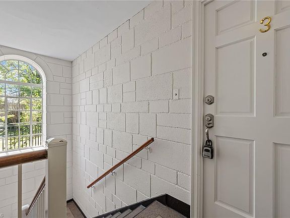 4th image of 1700 N Elm Street D3 #D3