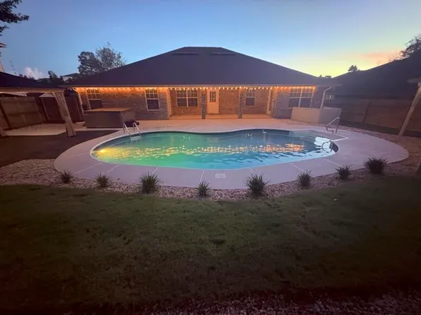 307 Gauntlet Dr, Crestview, FL 32539