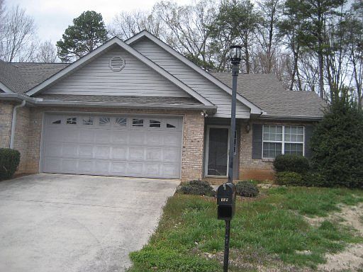 1st image of Oak Place Cir